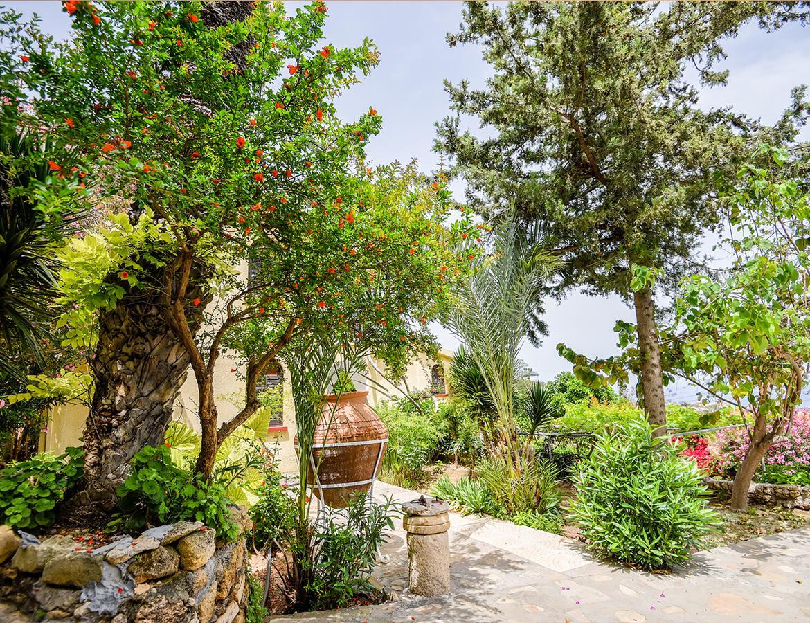 Хостел Bellapais Gardens Экстерьер фото